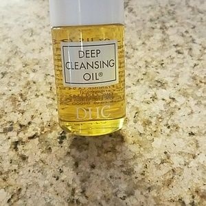 DHC Deep Cleansing Oil